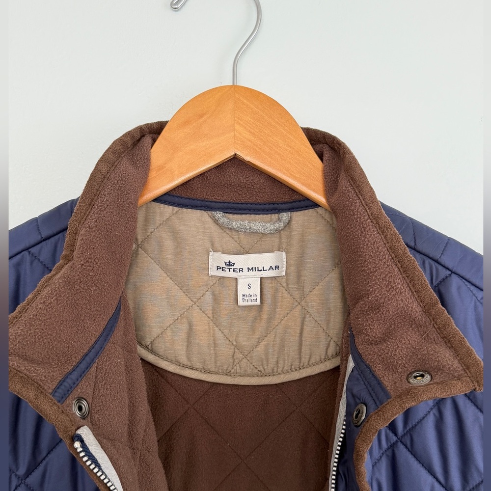 Peter Millar Vest Classic Essex Quilted Traveler Navy Blue and Brown Trim Men’s - Picture 2 of 16